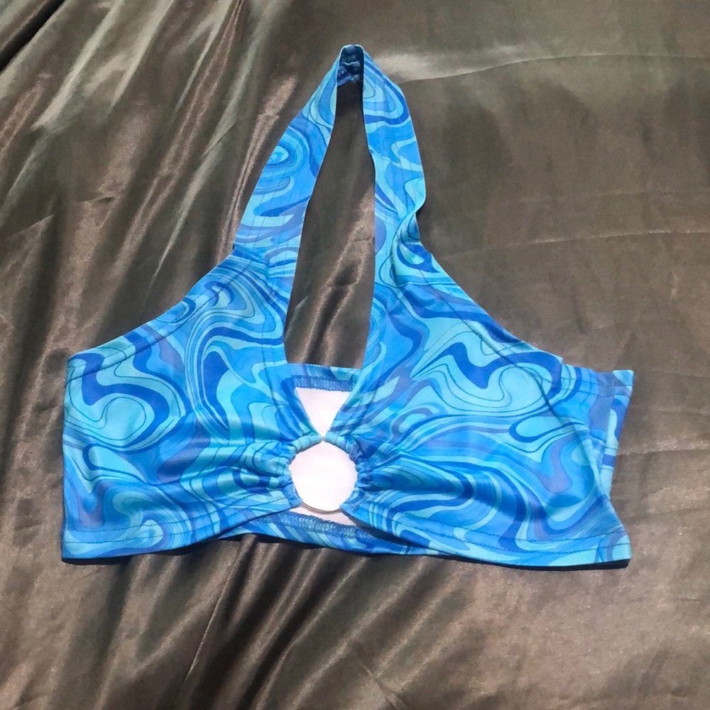 Never worn before just bought doesn’t fit